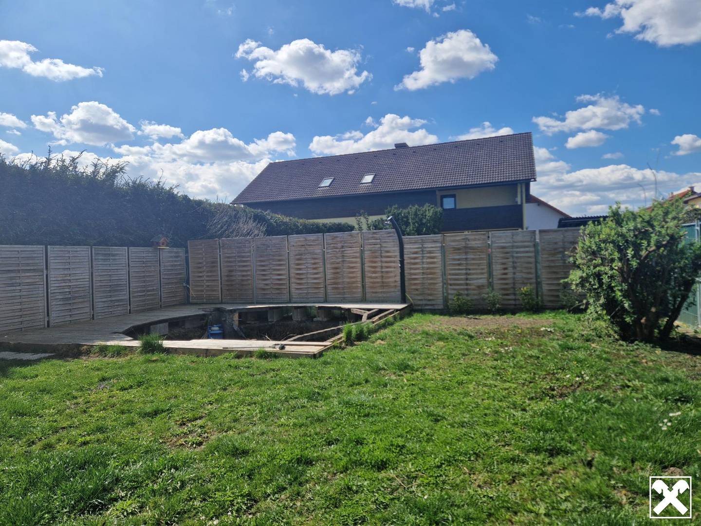 Renovation-needed family home in Langenlebarn