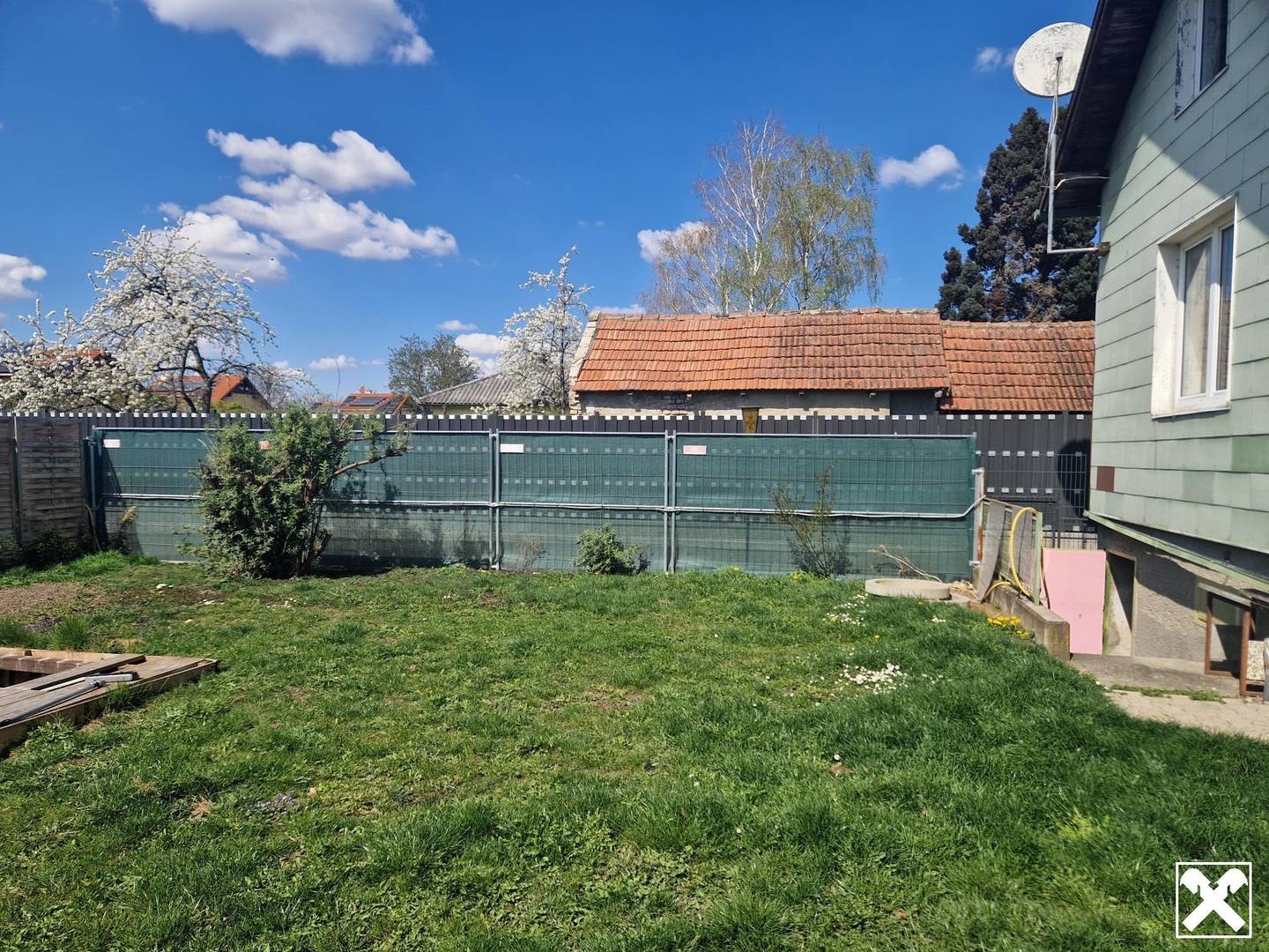 Renovation-needed family home in Langenlebarn