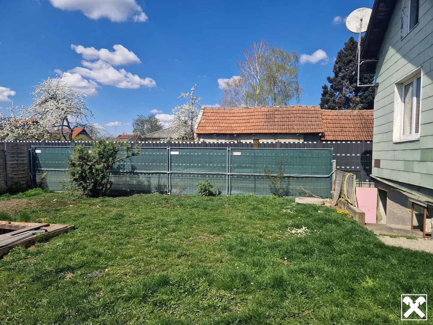 Renovation-needed family home in Langenlebarn