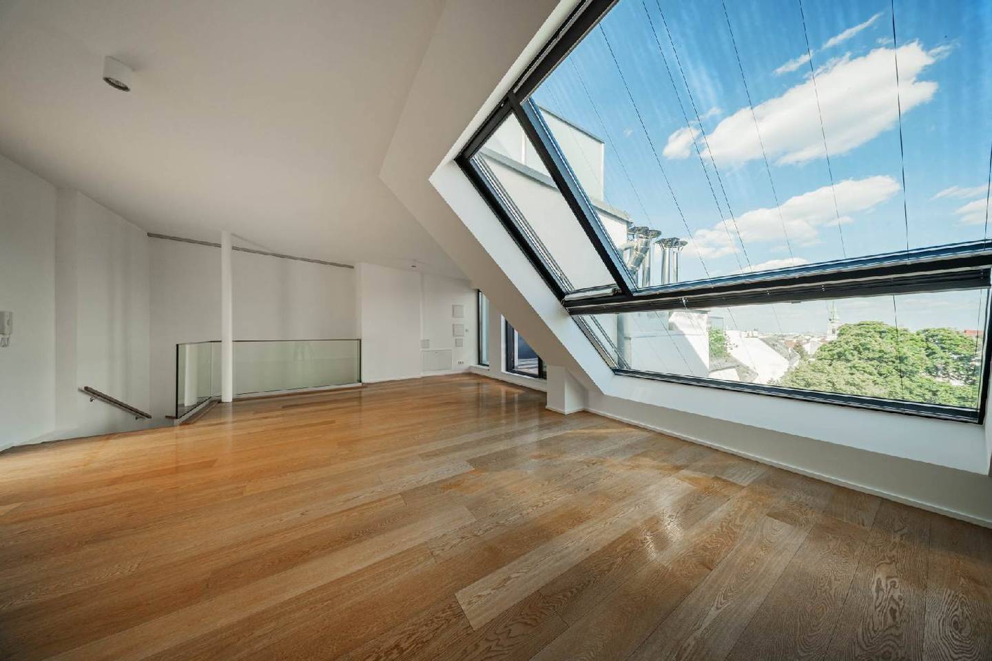 Maisonette with private terrace and panoramic view