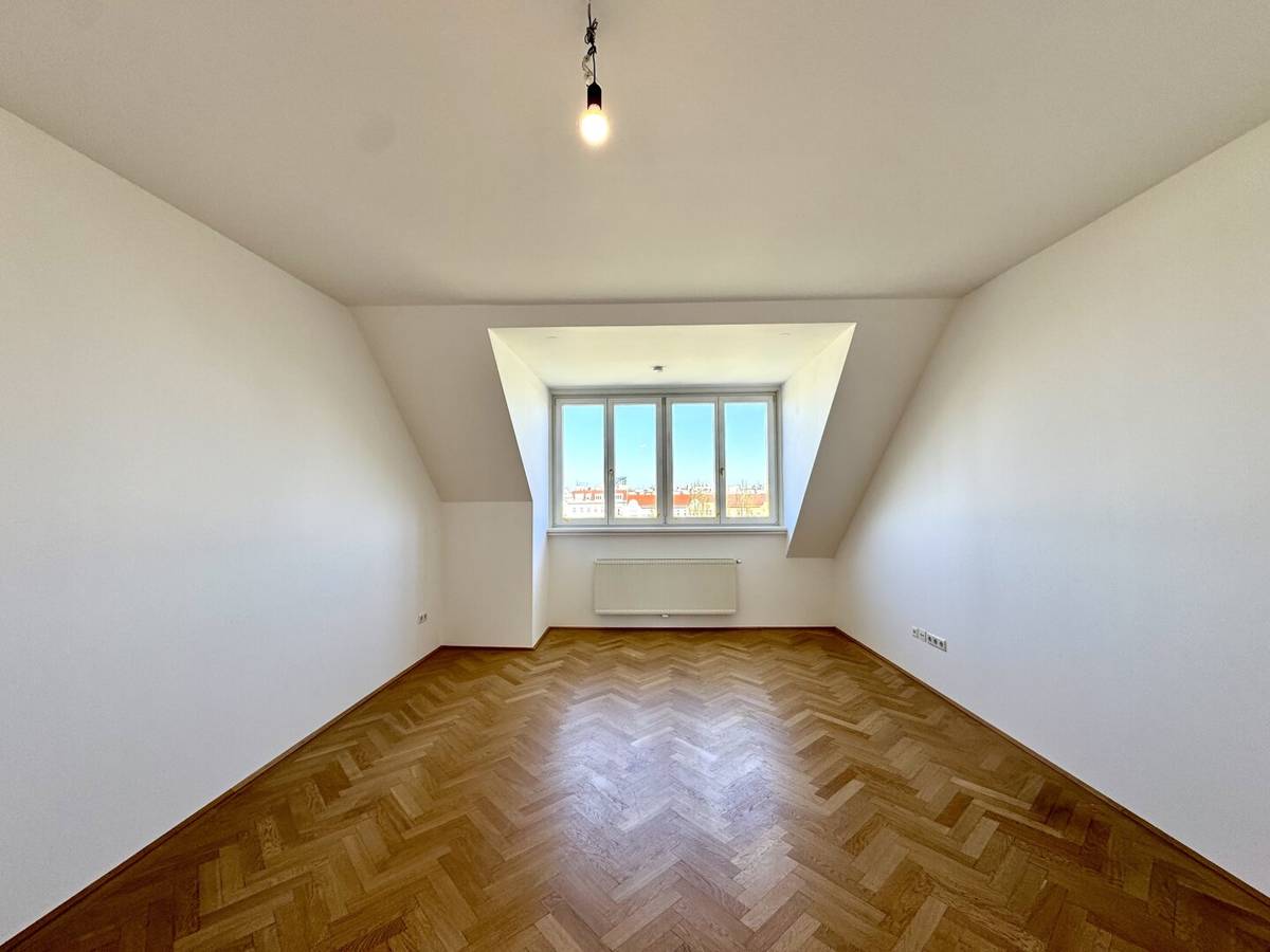 3-Room Altbau Apt Donaukanal