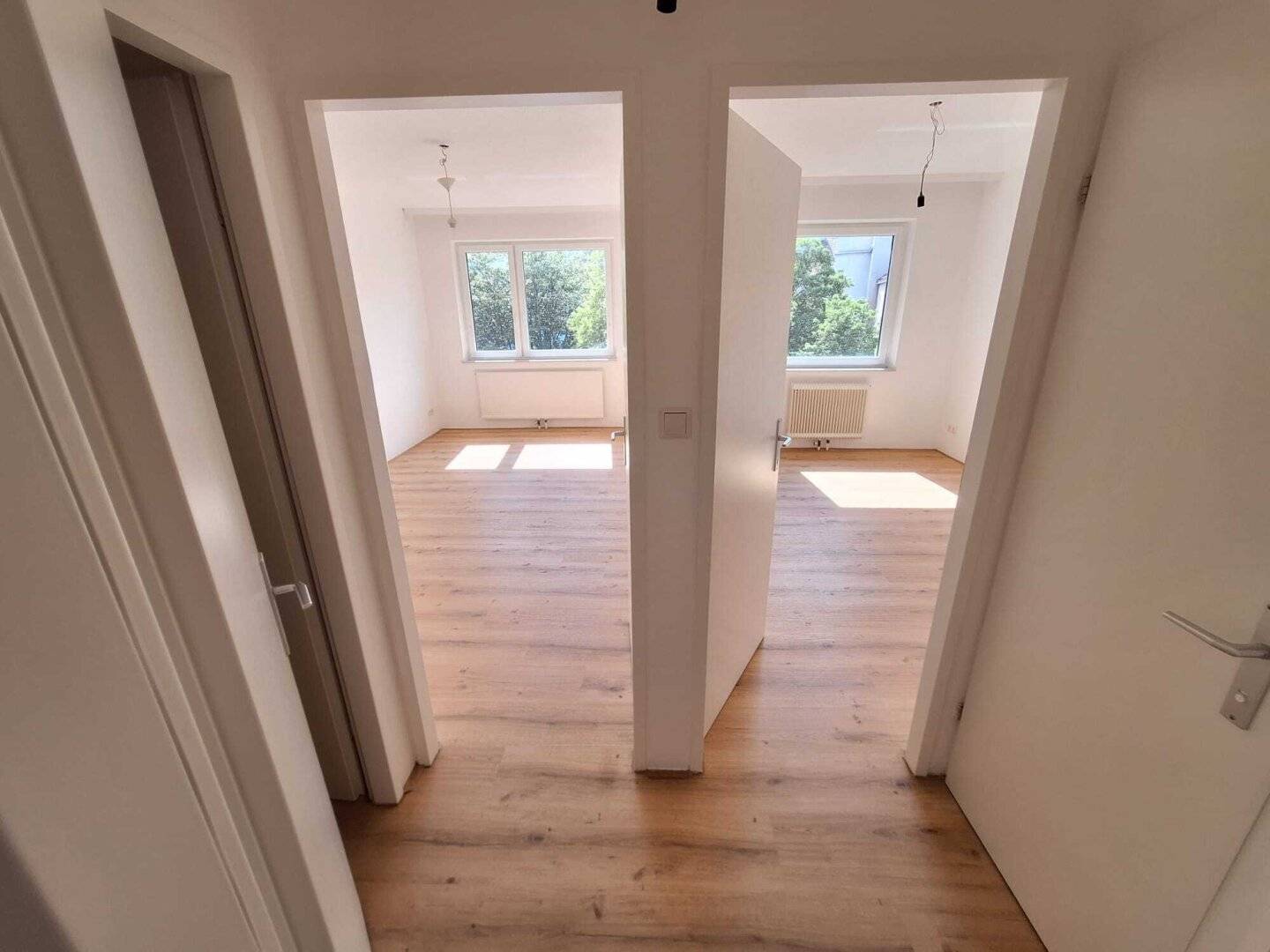 Helle zentrale Wohnung mit neuer Komplettküche nahe Antonsplatz