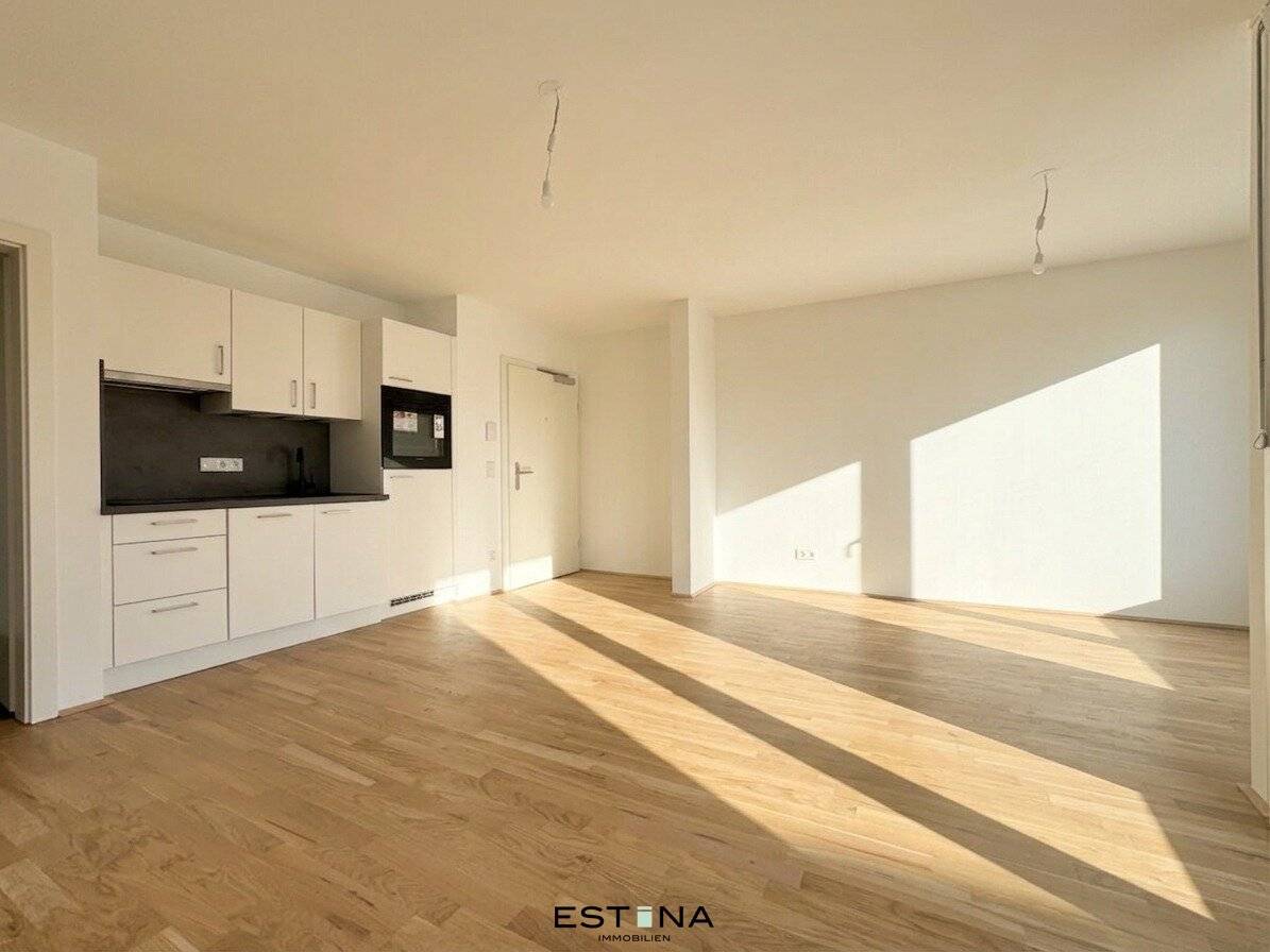 Erstbezug Wohnung mit Einbauküche und Balkon