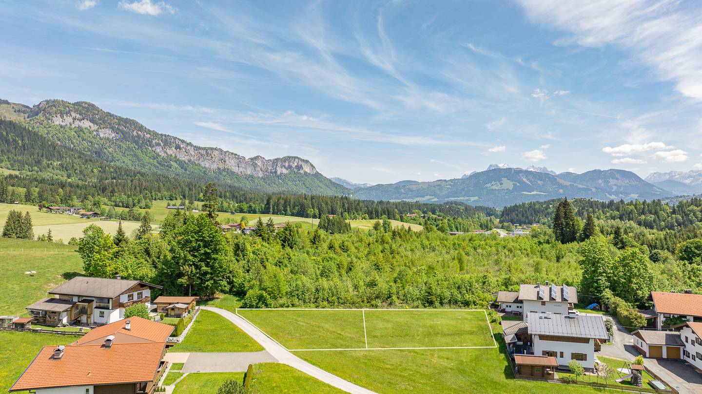 Plots with panoramic view in Going