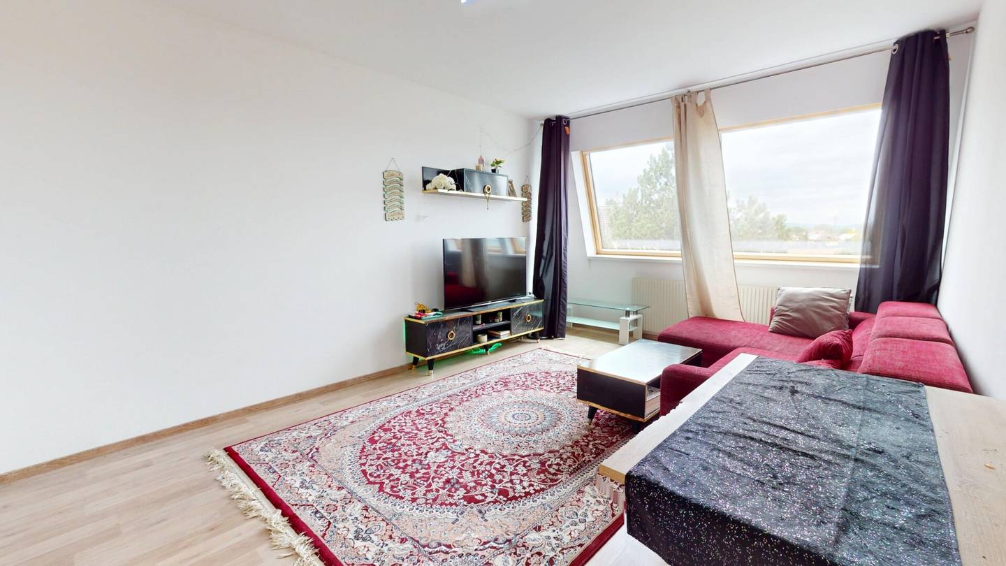 Wohnung helles Dachgeschoss nahe Schlosspark