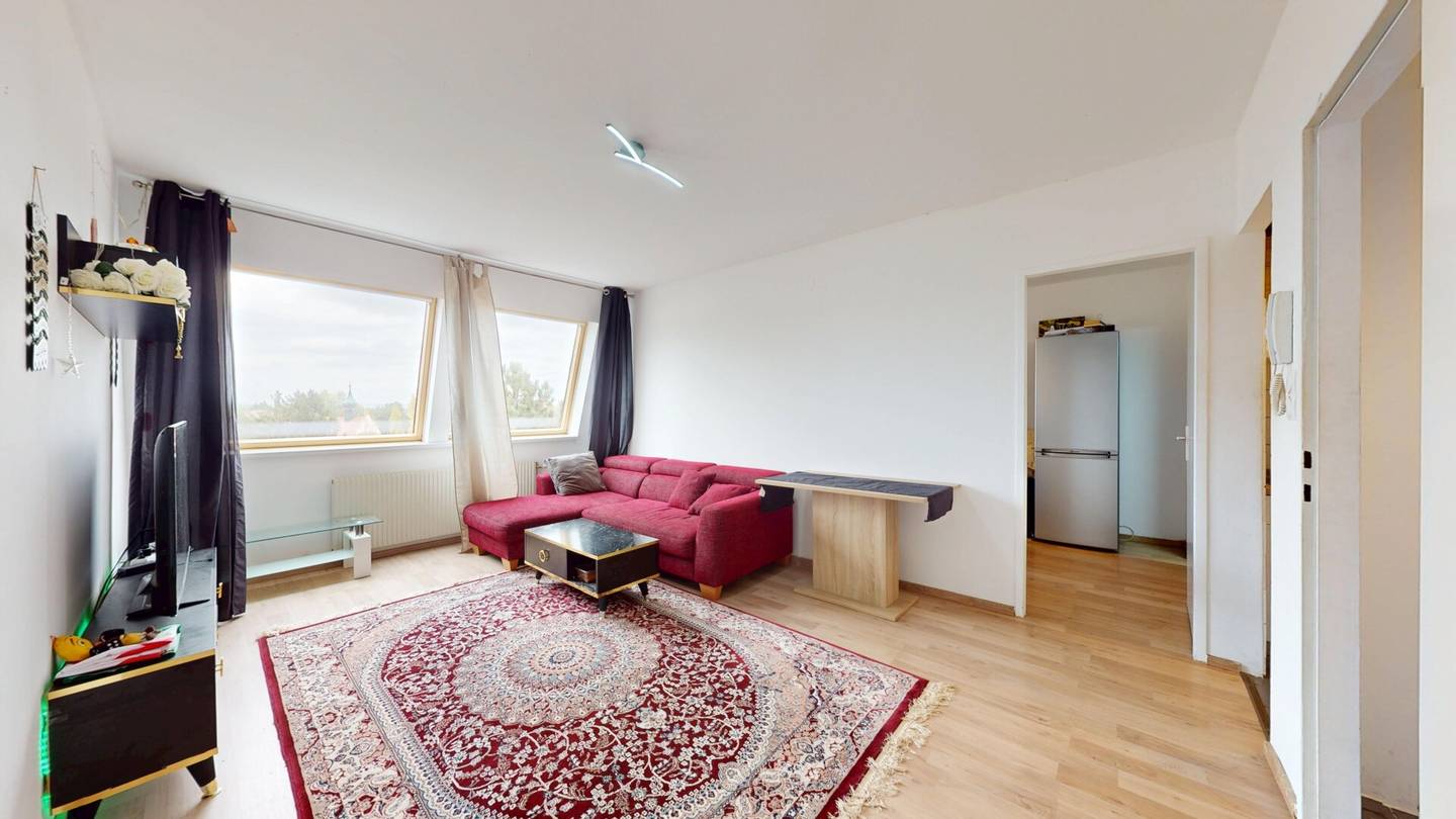Wohnung helles Dachgeschoss nahe Schlosspark