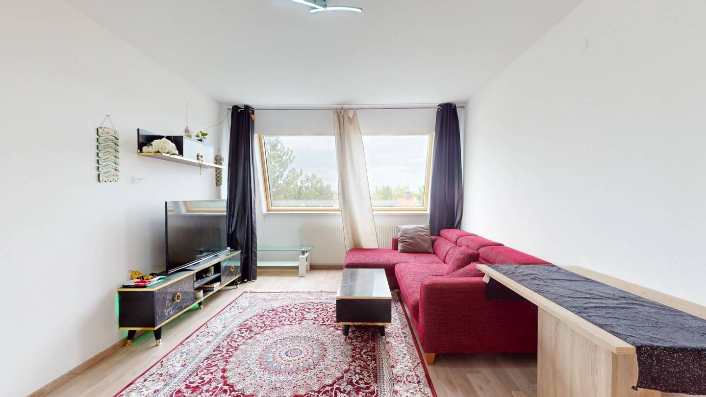 Wohnung helles Dachgeschoss nahe Schlosspark