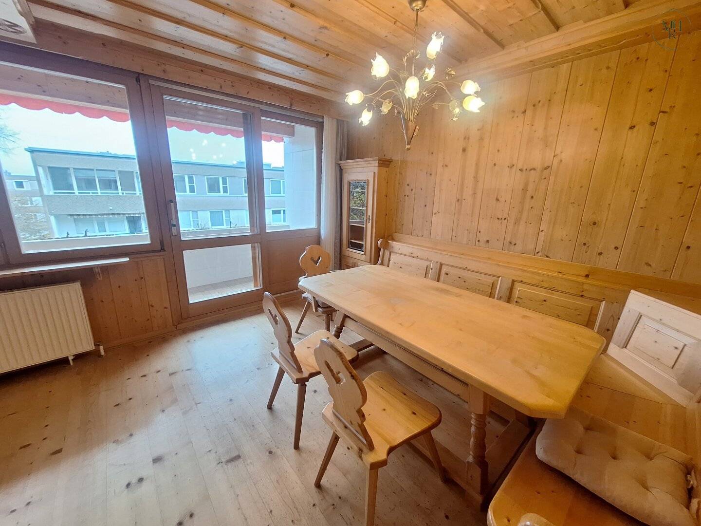 Top floor apartment with loggia and green view