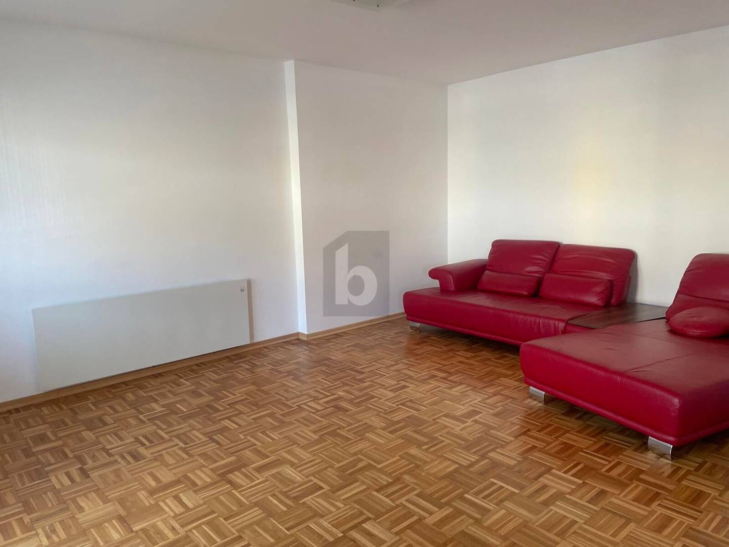 Helle Wohnung in naturnaher ruhiger Lage mit Balkon