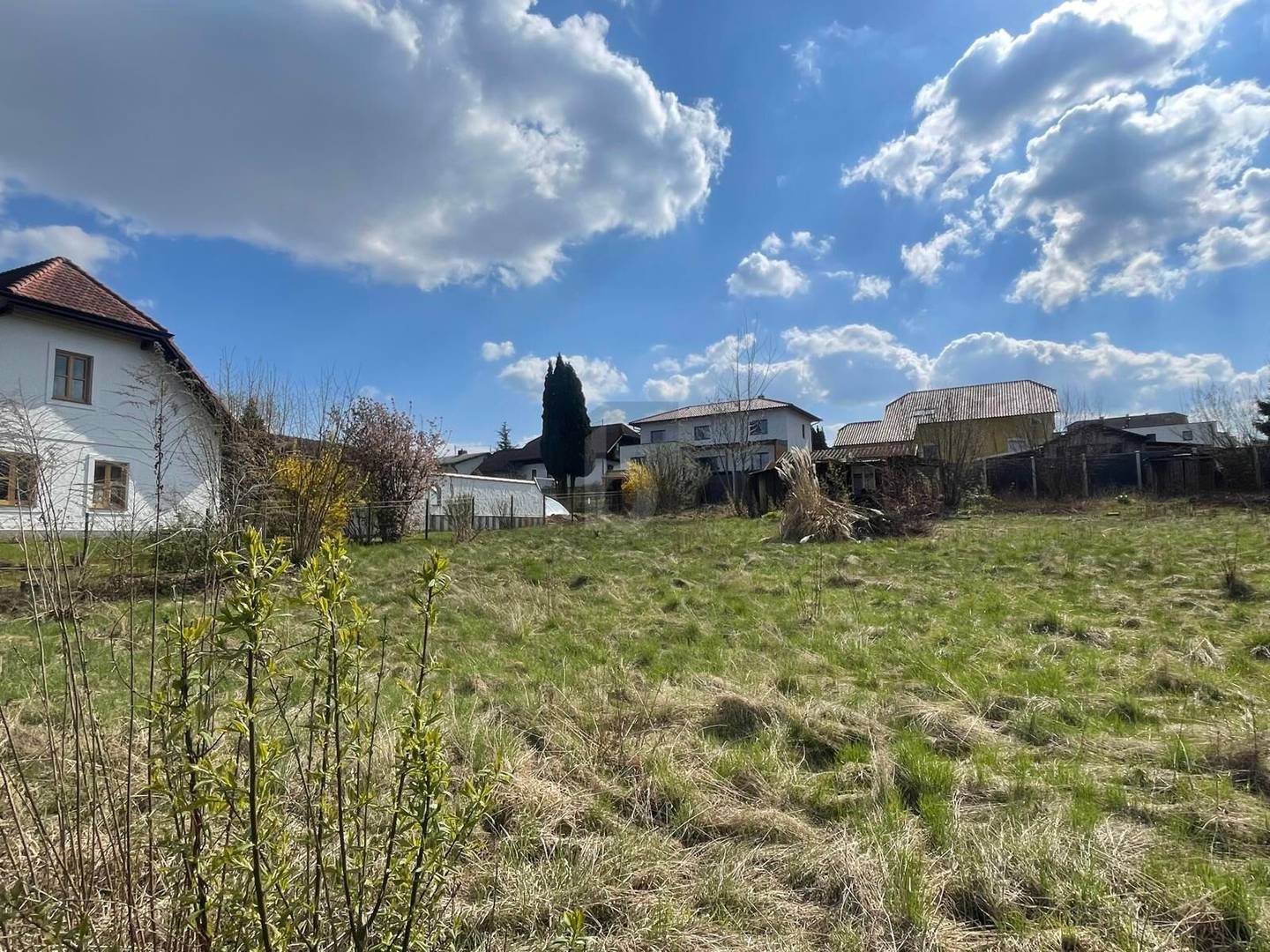 Wohnung in grüner Lage mit Bebauungsplan