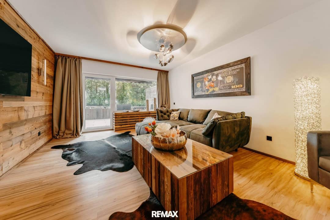 Like new furnished apartment with garage parking