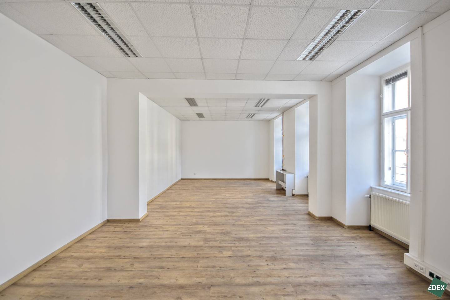 Bright office with optimal transport connections at Augarten