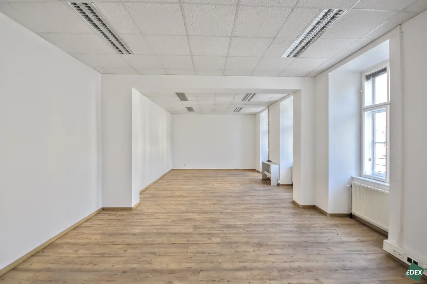 Bright office with optimal transport connections at Augarten