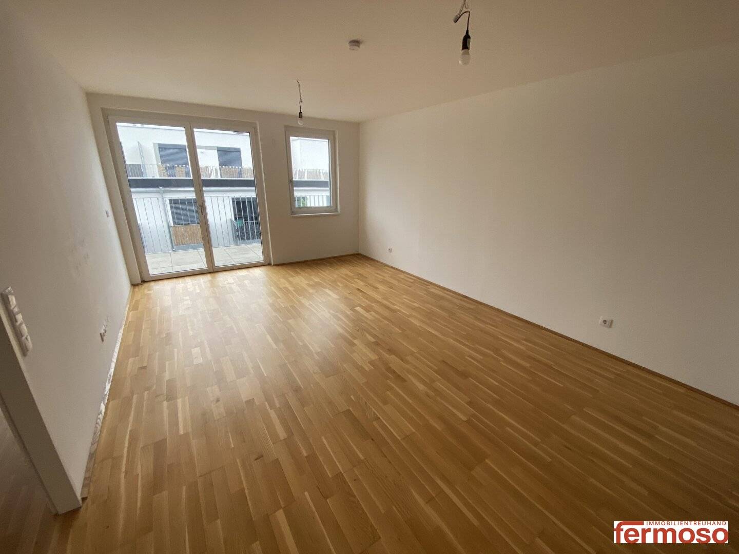 Neuwertige barrierefreie Wohnung mit zwei Balkonen