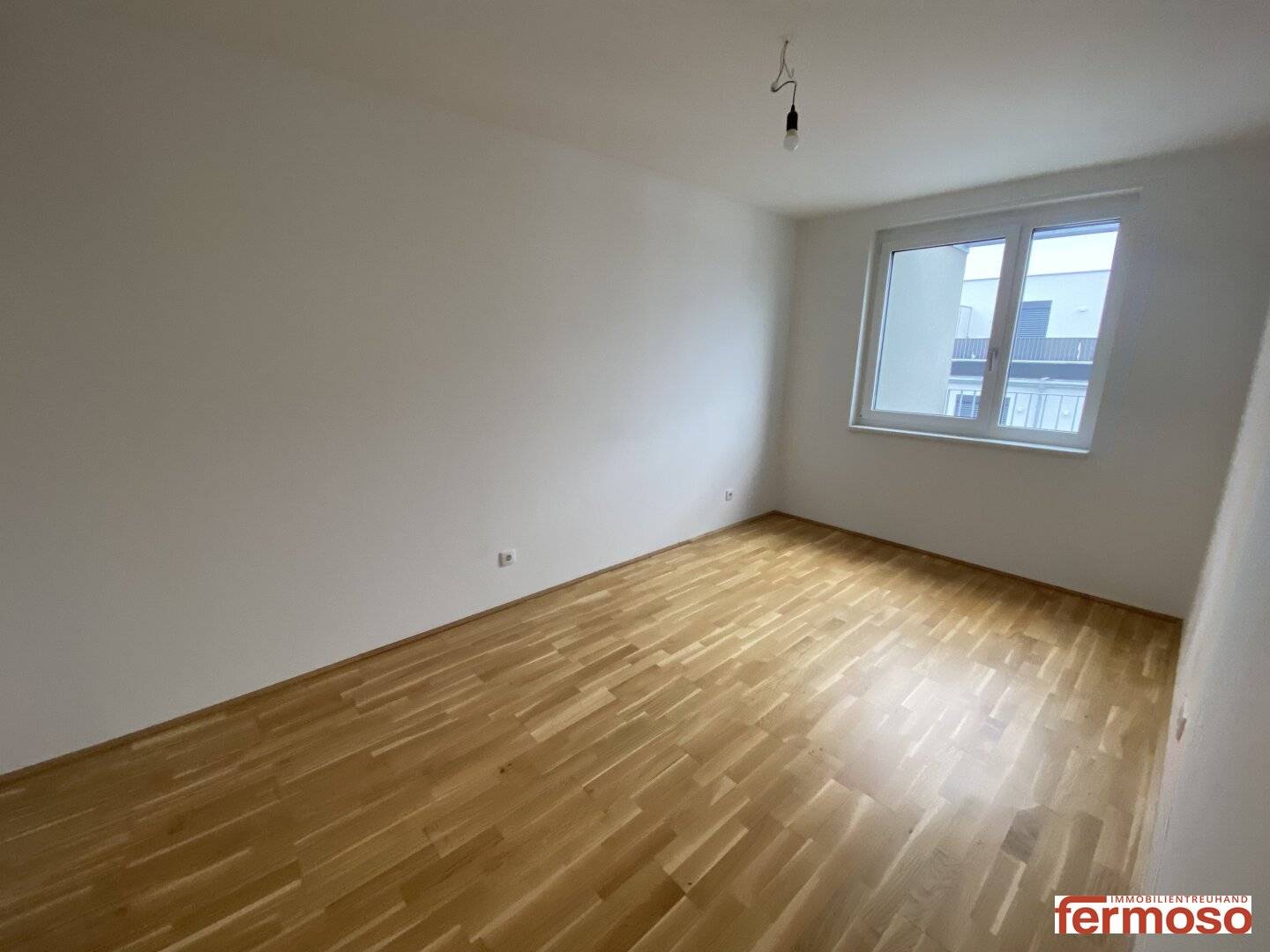 Neuwertige barrierefreie Wohnung mit zwei Balkonen