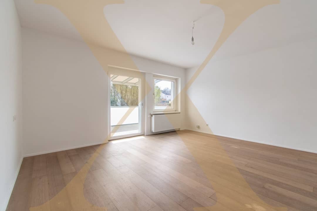 Apartment with balcony and built in kitchen
