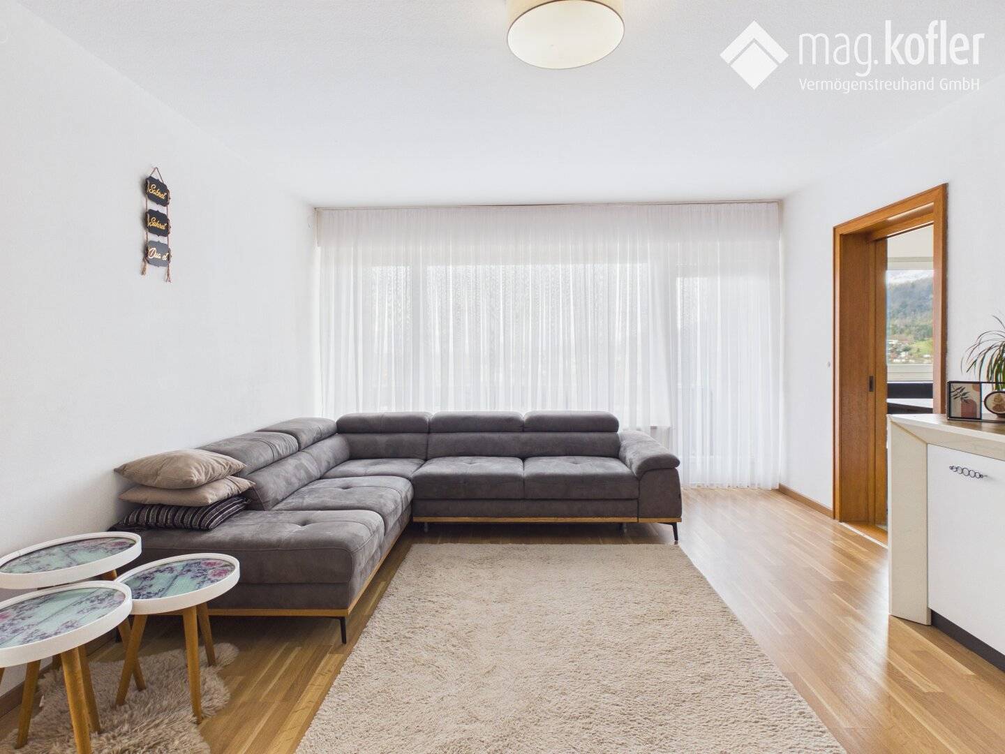 Großzügige Etagenwohnung mit Bergblick und Balkon