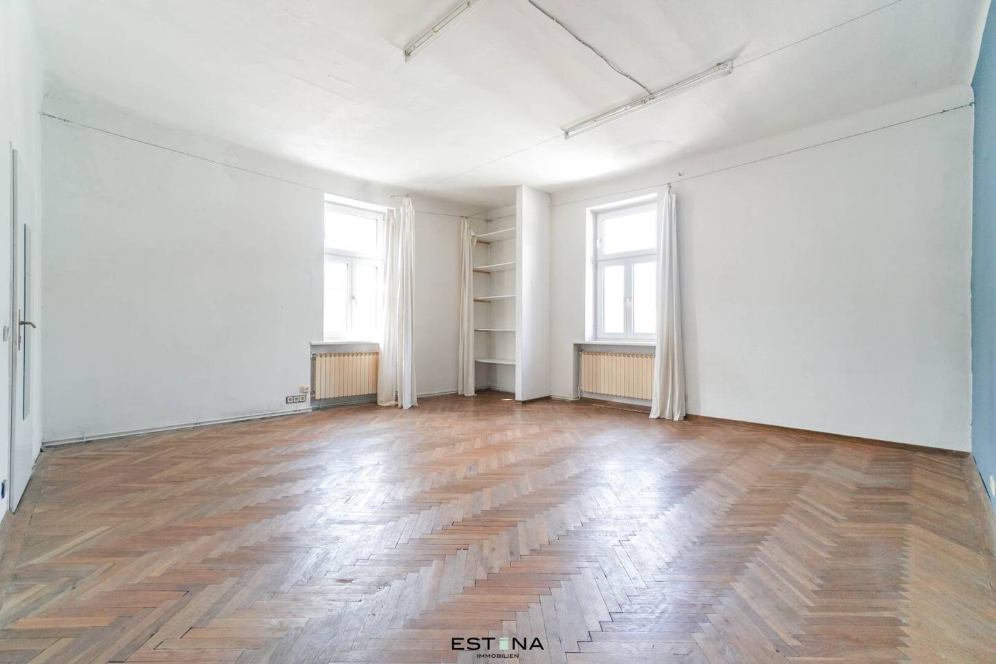 Apartment in an old building with a lift near U4 Pilgramgasse