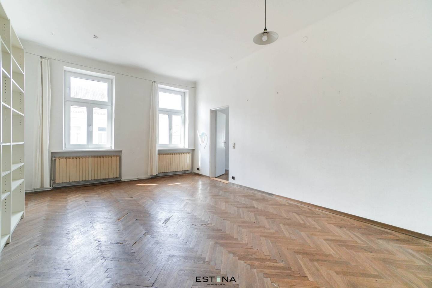 Apartment in an old building with a lift near U4 Pilgramgasse
