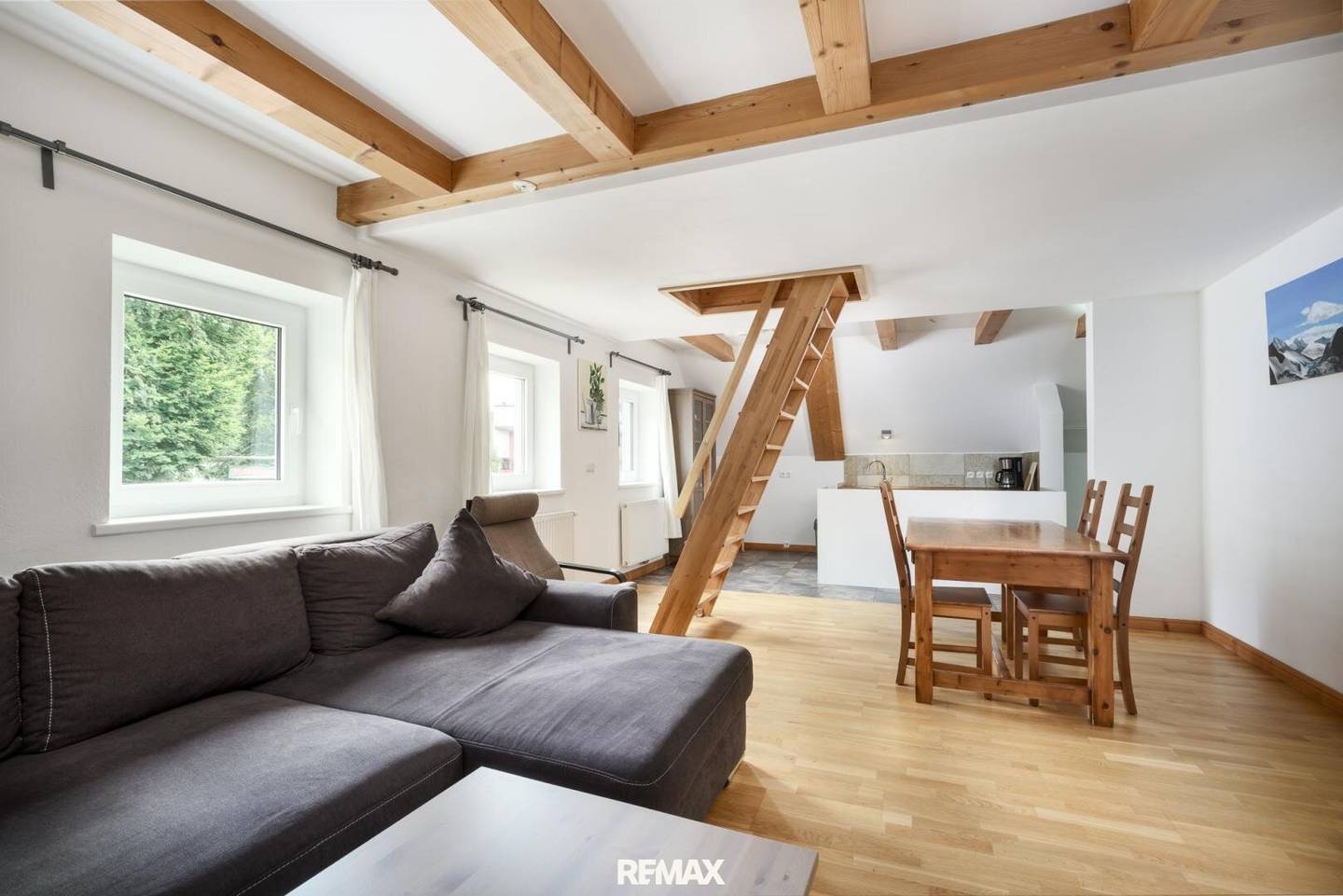 Dachgeschosswohnung mit großzügigem Wohnbereich