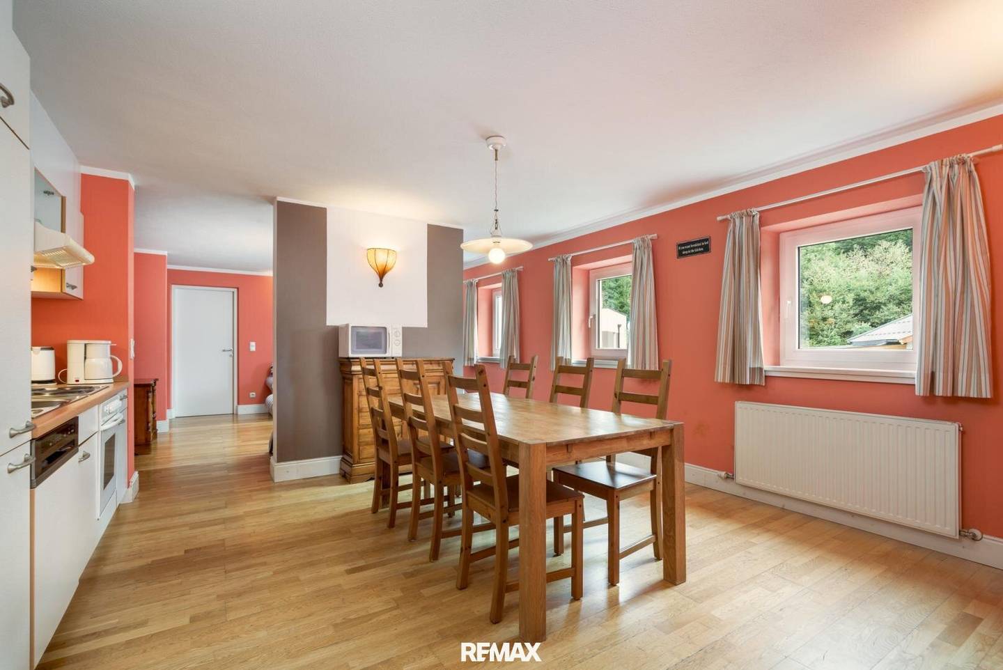 Wohnung mit gesicherten Einnahmen und Stellplatz