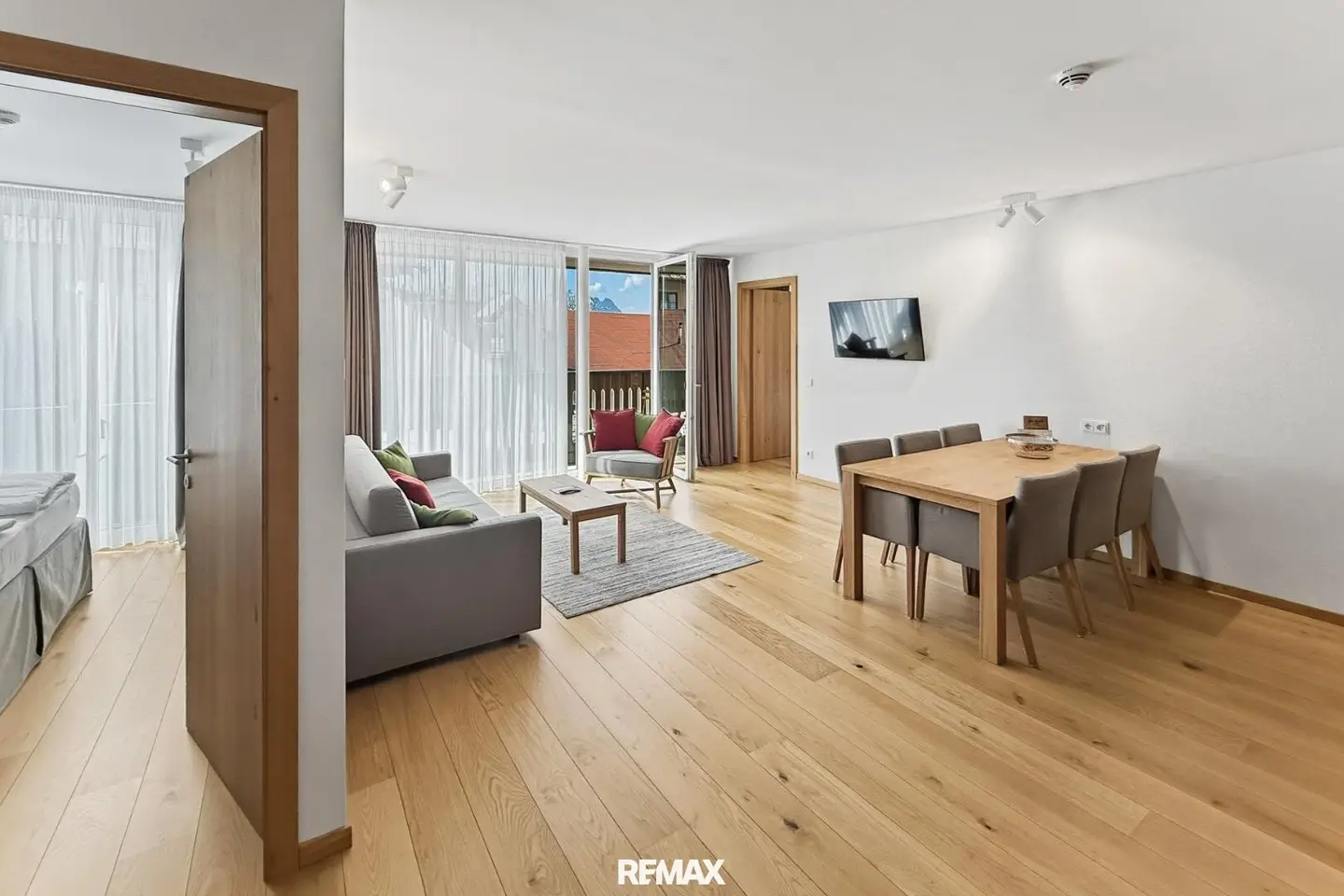 Holiday apartment in town center with west facing balcony