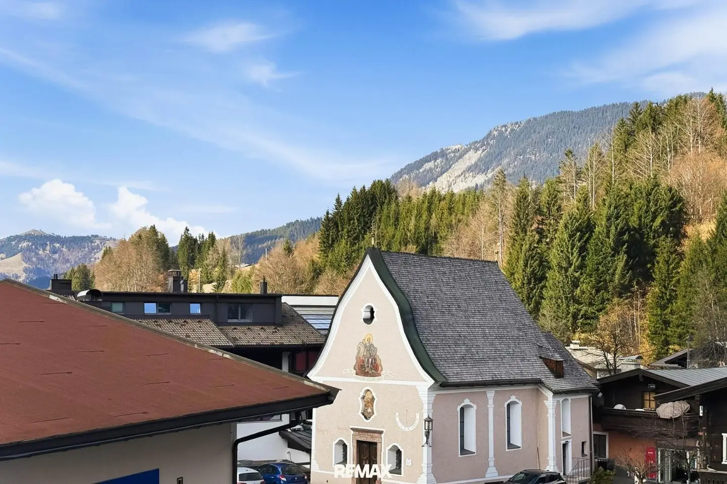 Holiday apartment in town center with west facing balcony