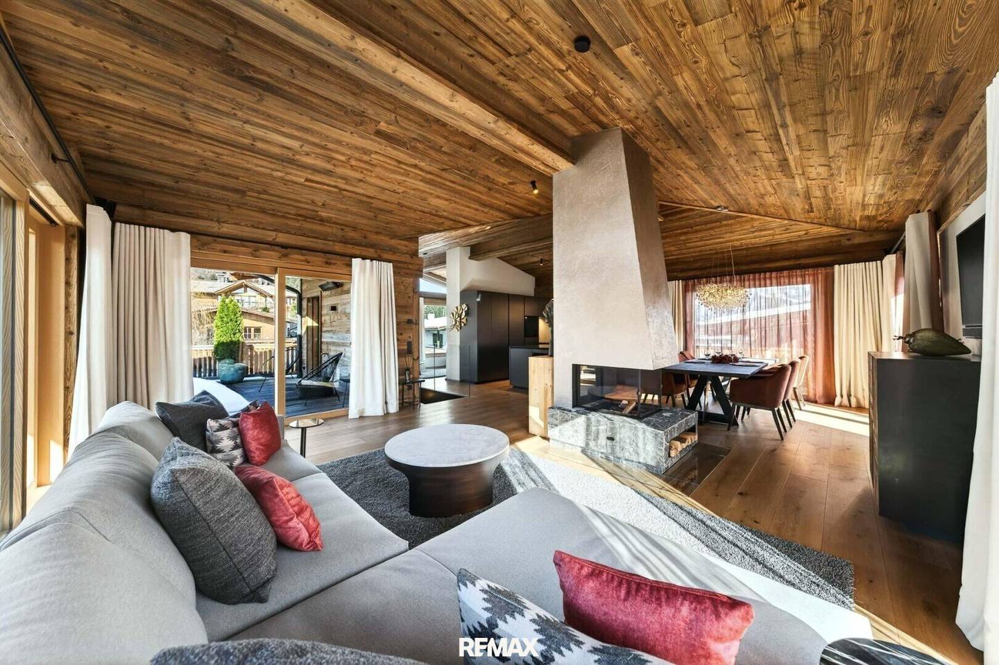 Luxus-Chalet St. Johann, Erstbezug