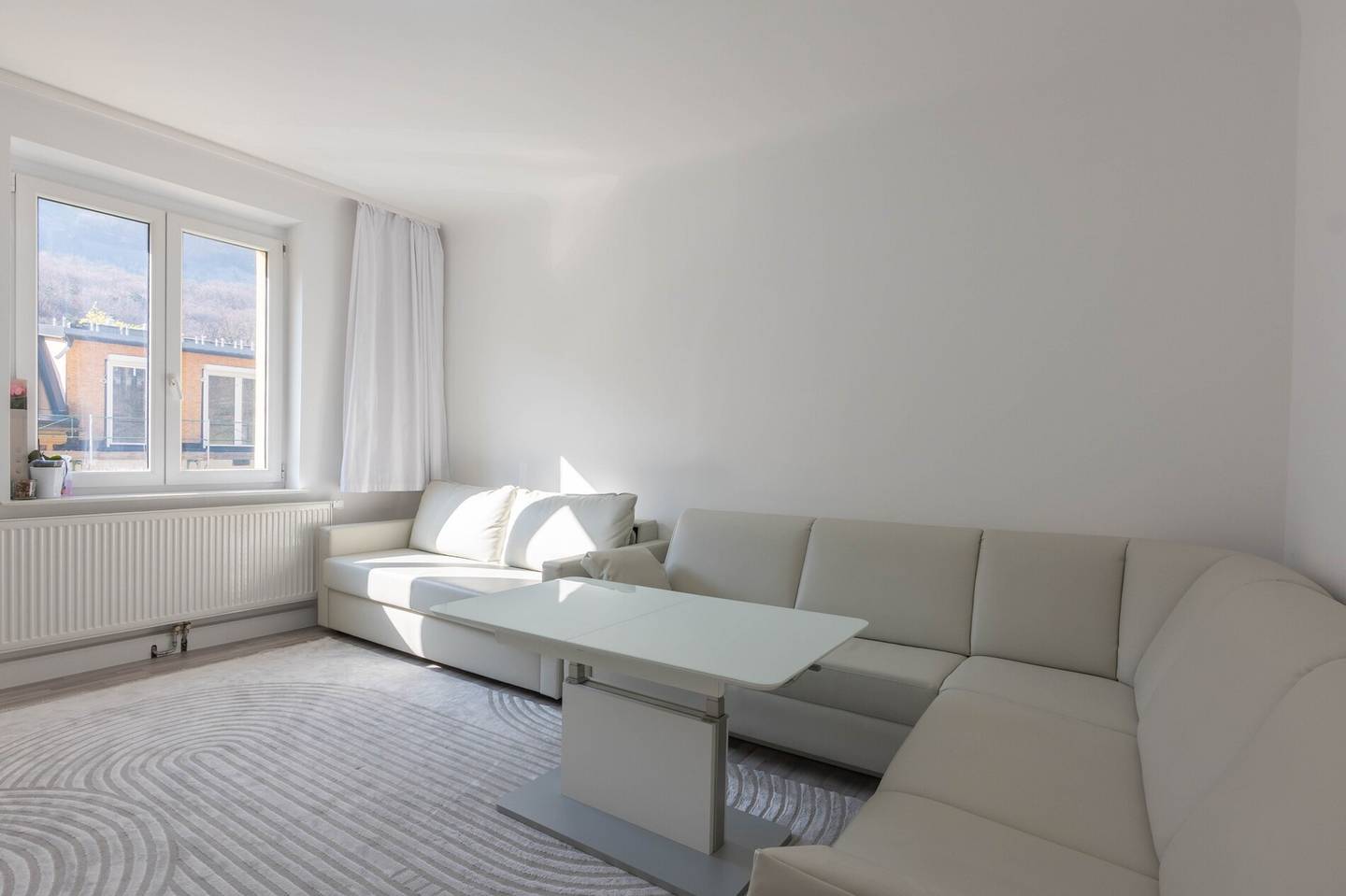 Wohnung im Wienerwald ruhige Lage modernisiert