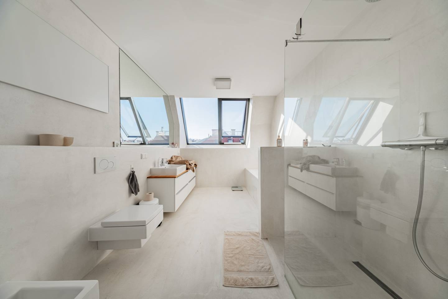 Apartment with roof terrace and quiet courtyard