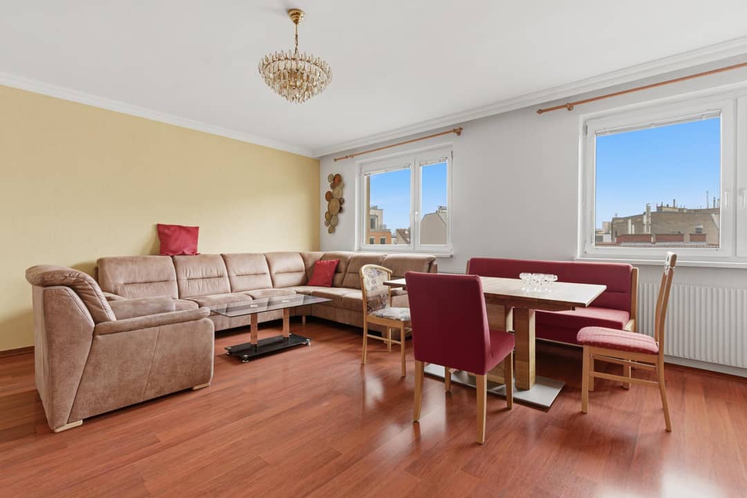 Wohnung am Reumannplatz mit Kamin und Lift
