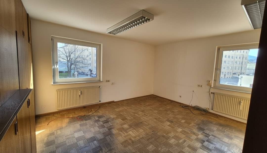 Attraktive Büro/Praxis in Innsbruck: 3 Zimmer mit Stadtblick