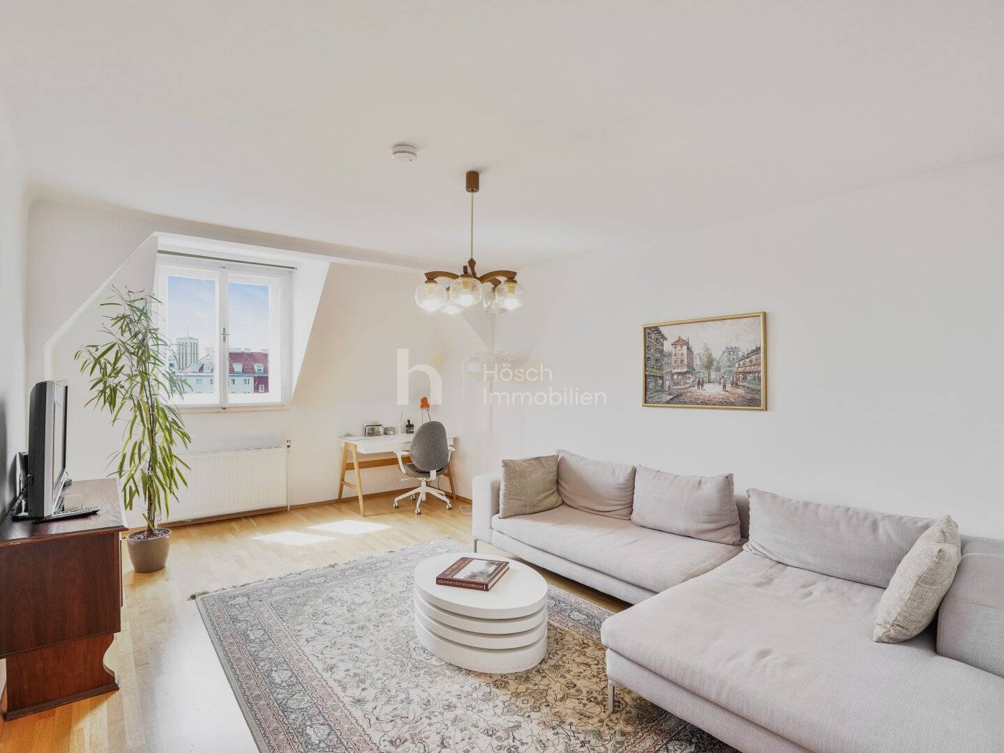 Helle Dachgeschosswohnung im gepflegten Altbau