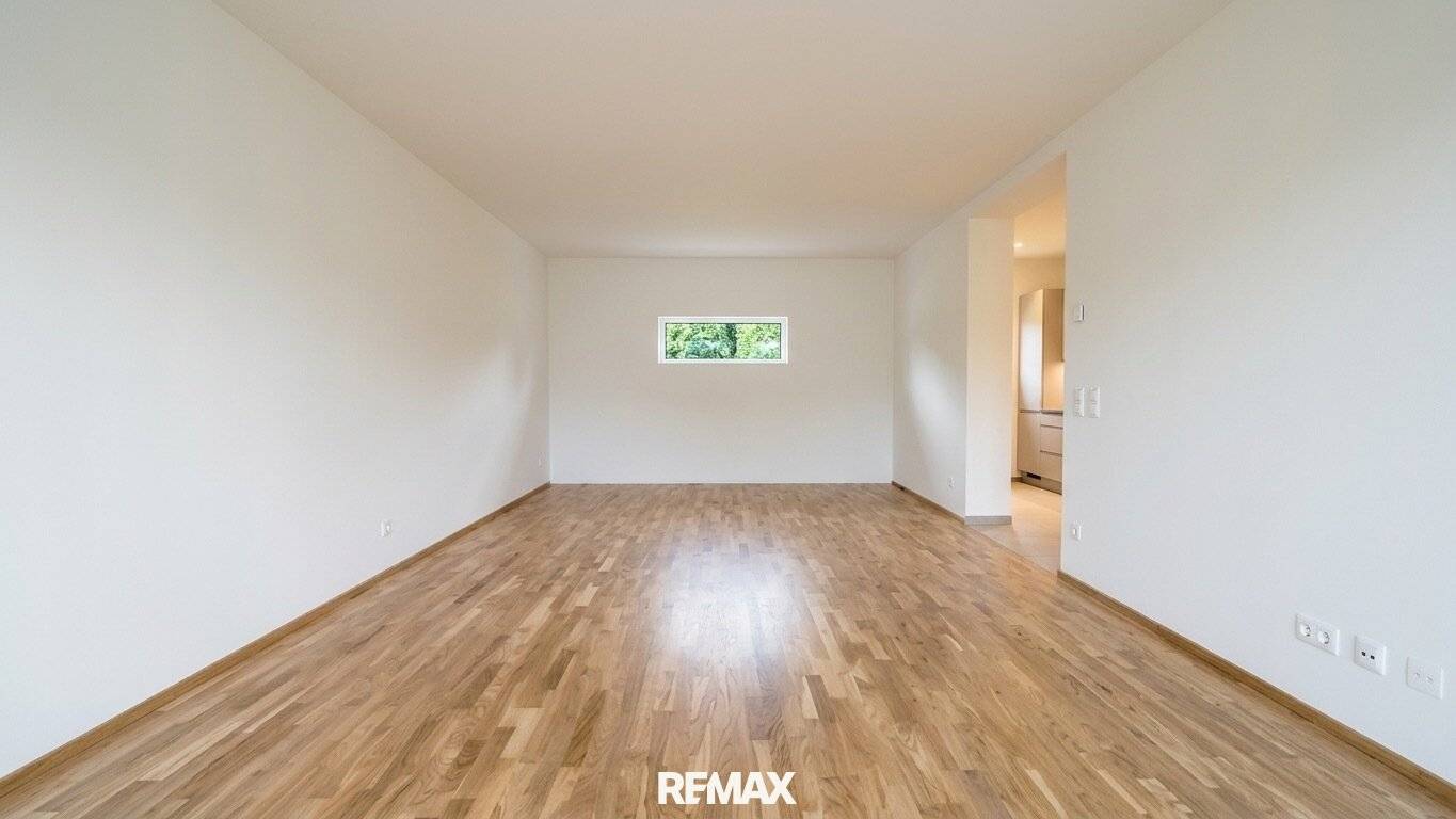 Erstbezug Wohnung Balkon Aufzug nahe Red Bull Ring