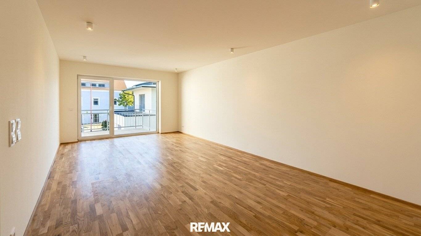 Erstbezug Wohnung Balkon Aufzug nahe Red Bull Ring