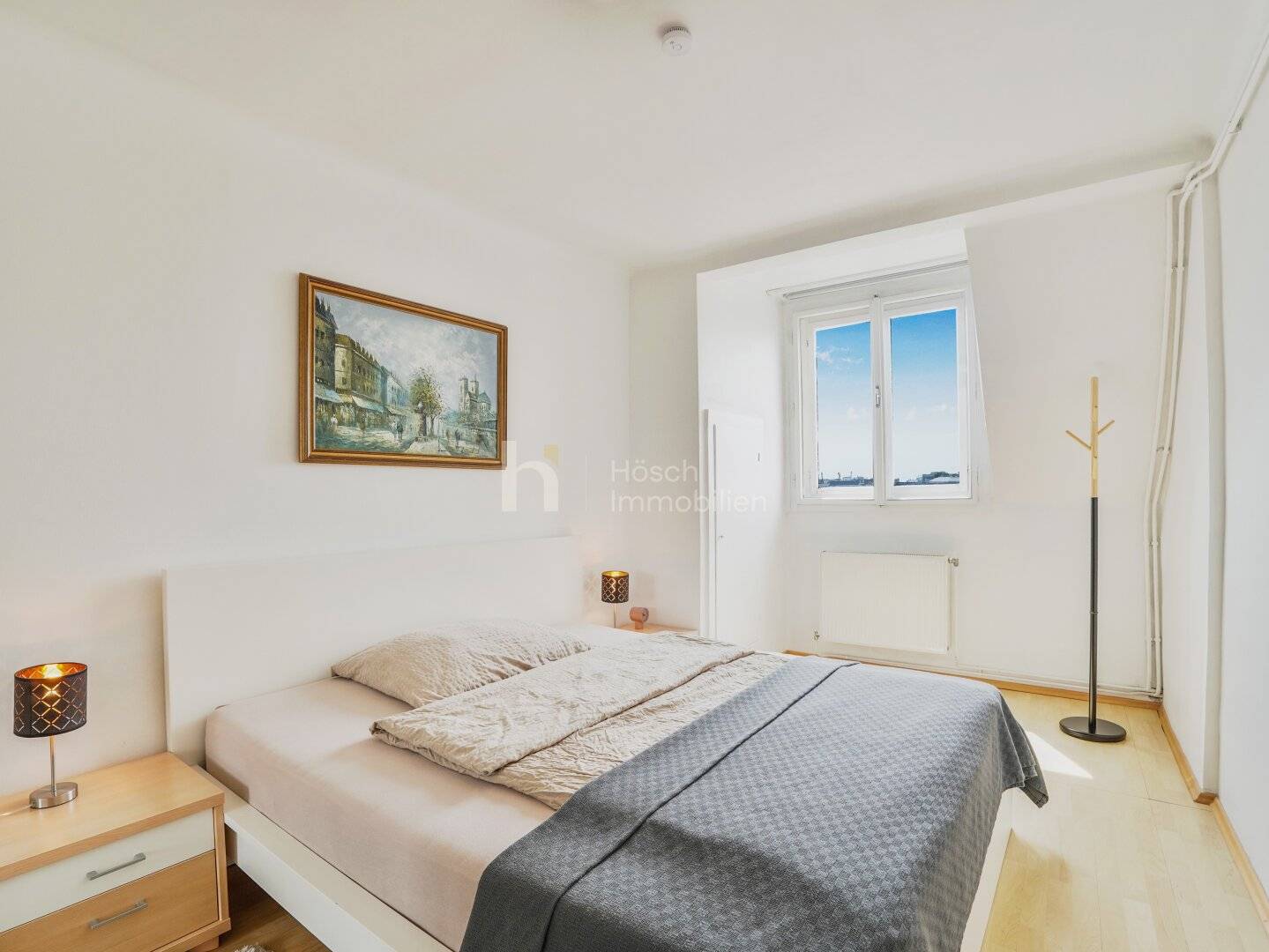 Dachgeschosswohnung bright with 3 room potential