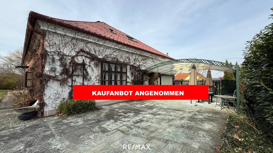 Historische Villa mit Burgblick