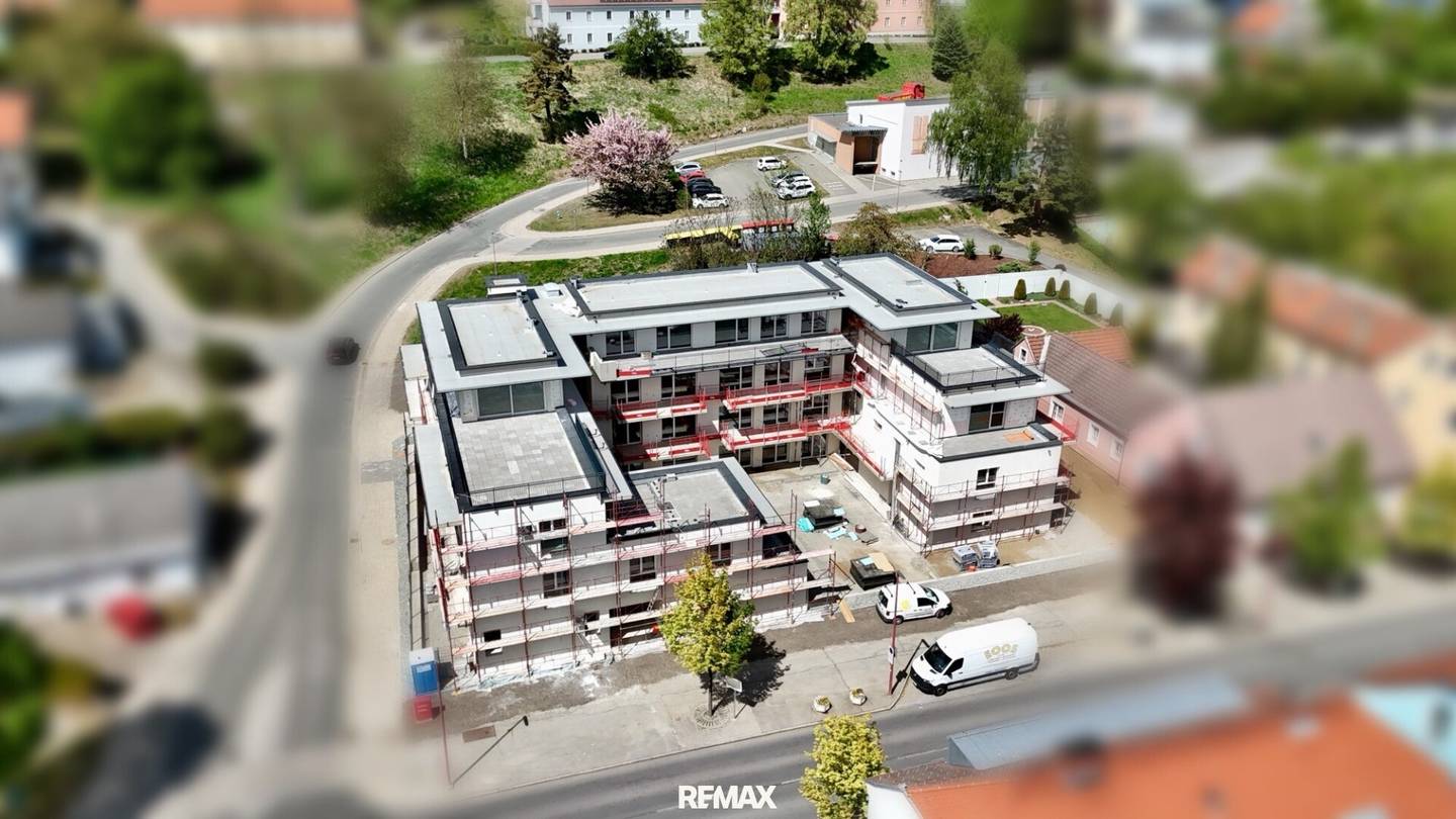 Erstbezug Wohnung mit Balkon und Aufzug