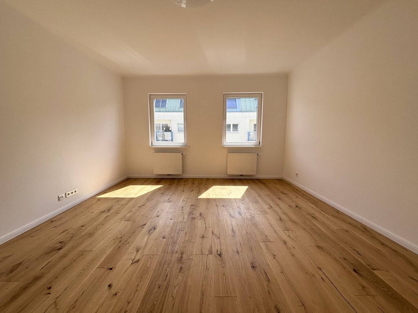 Renovated stylish two room apartment near U4