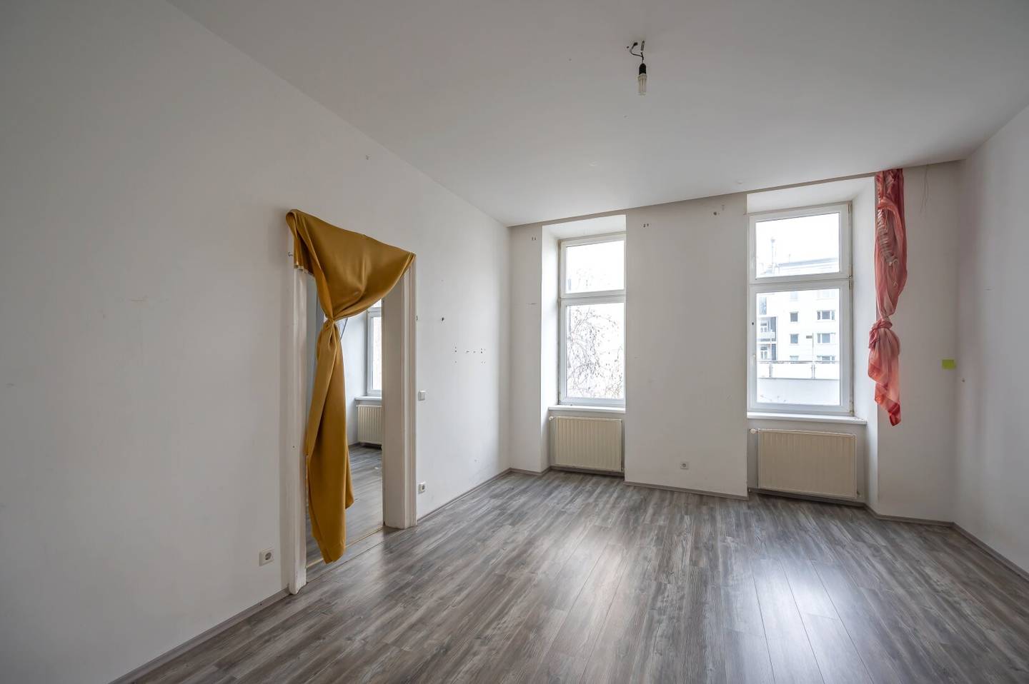 Apartment old building Airbnb balcony approved
