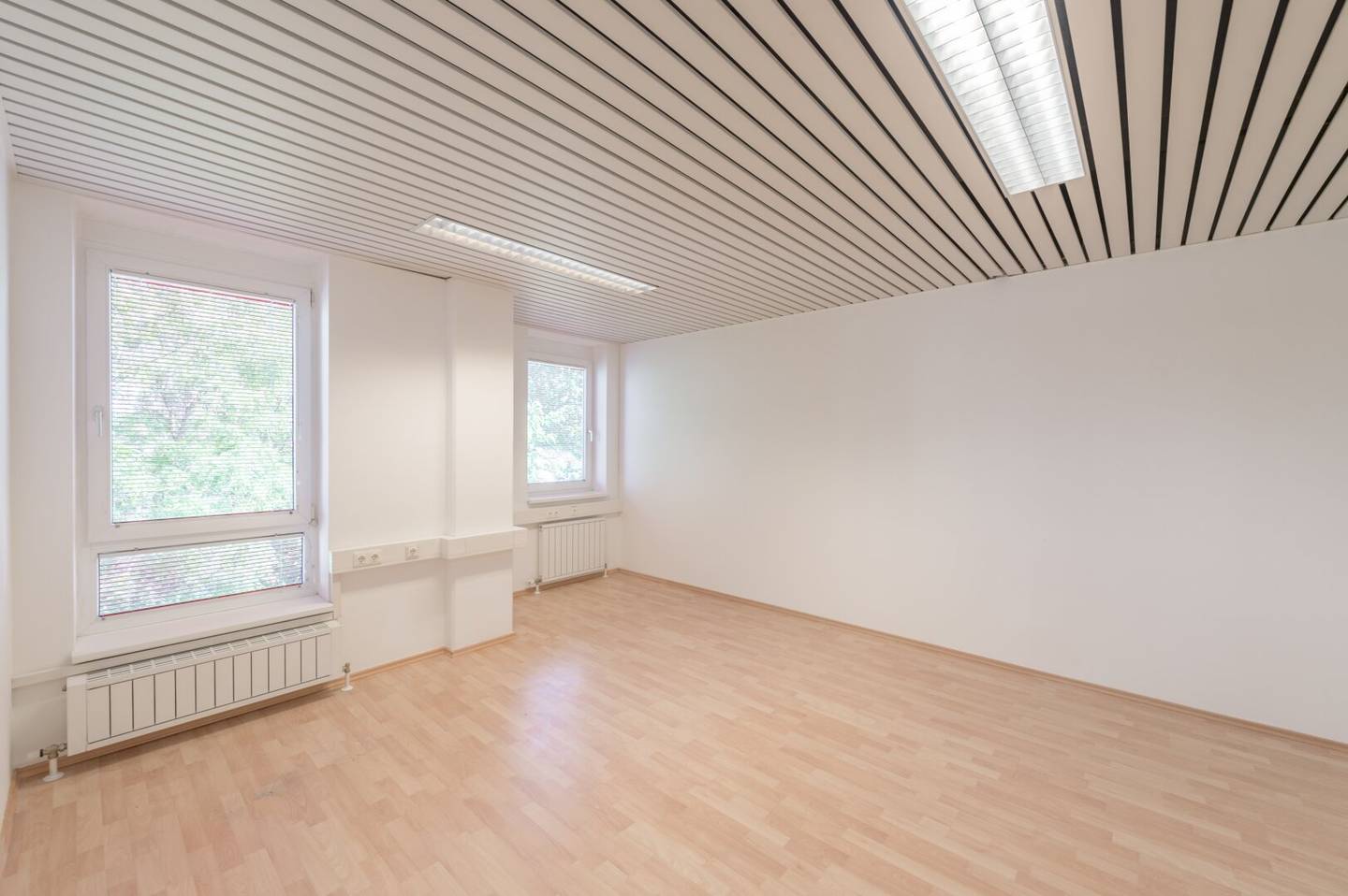 ++NEU++ Praktische Büros in guter Lage! Top 134
