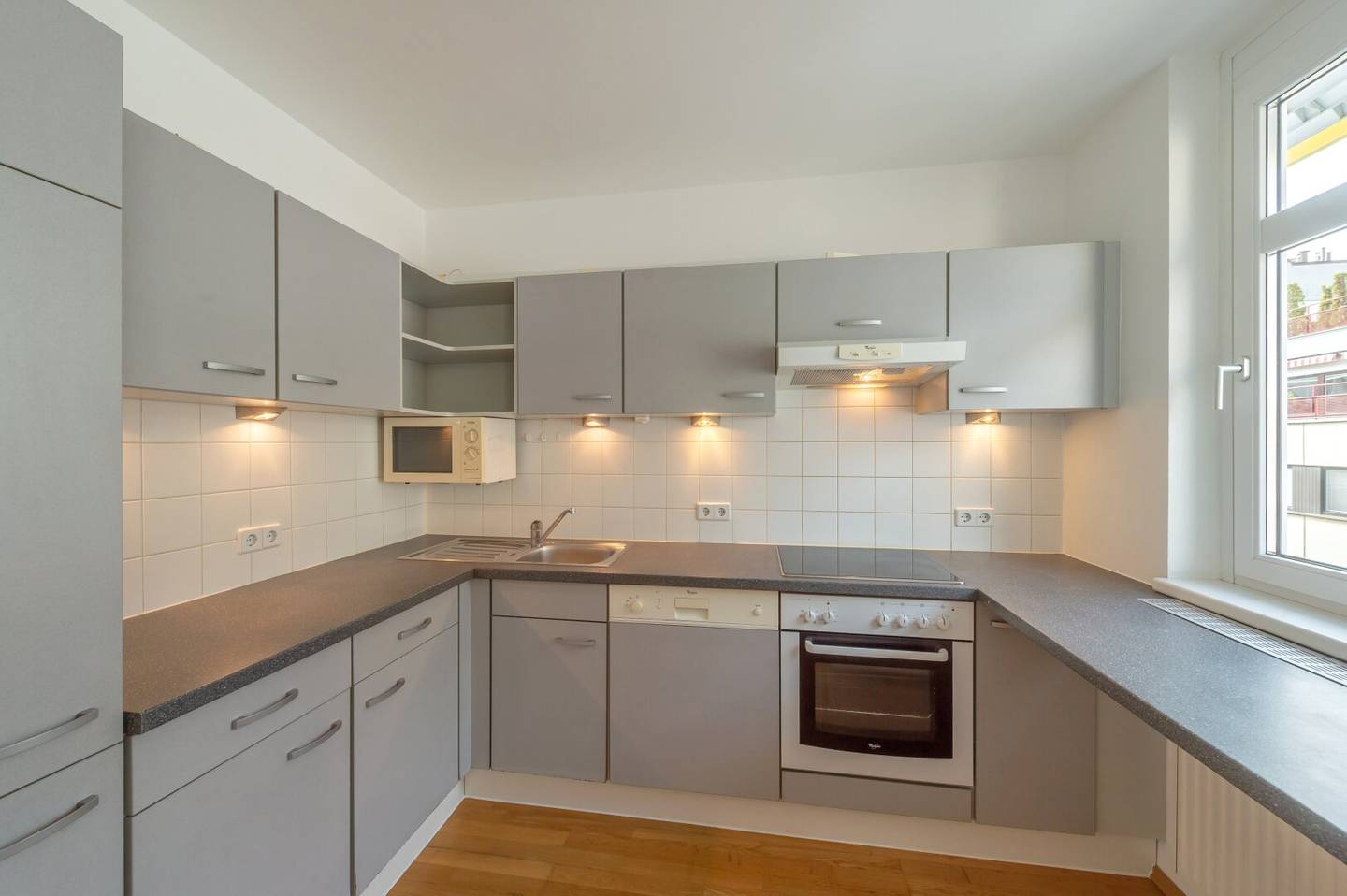 New 4-Rm Apt 97m² Josefstadt