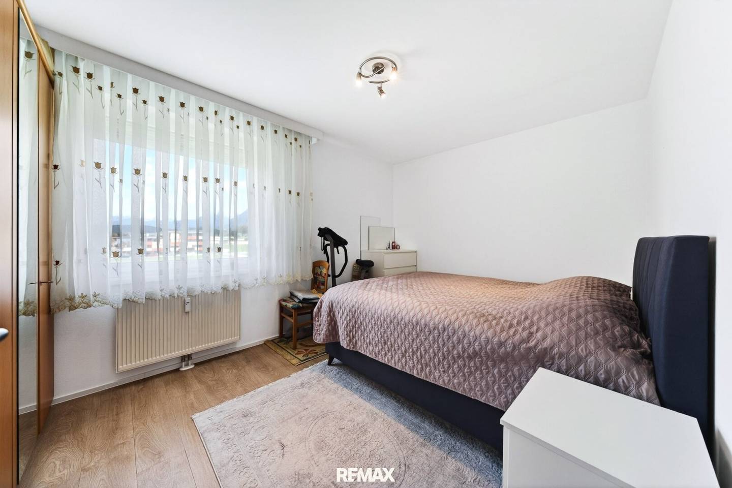 Helle Wohnung mit Balkon und Garage in Tirol