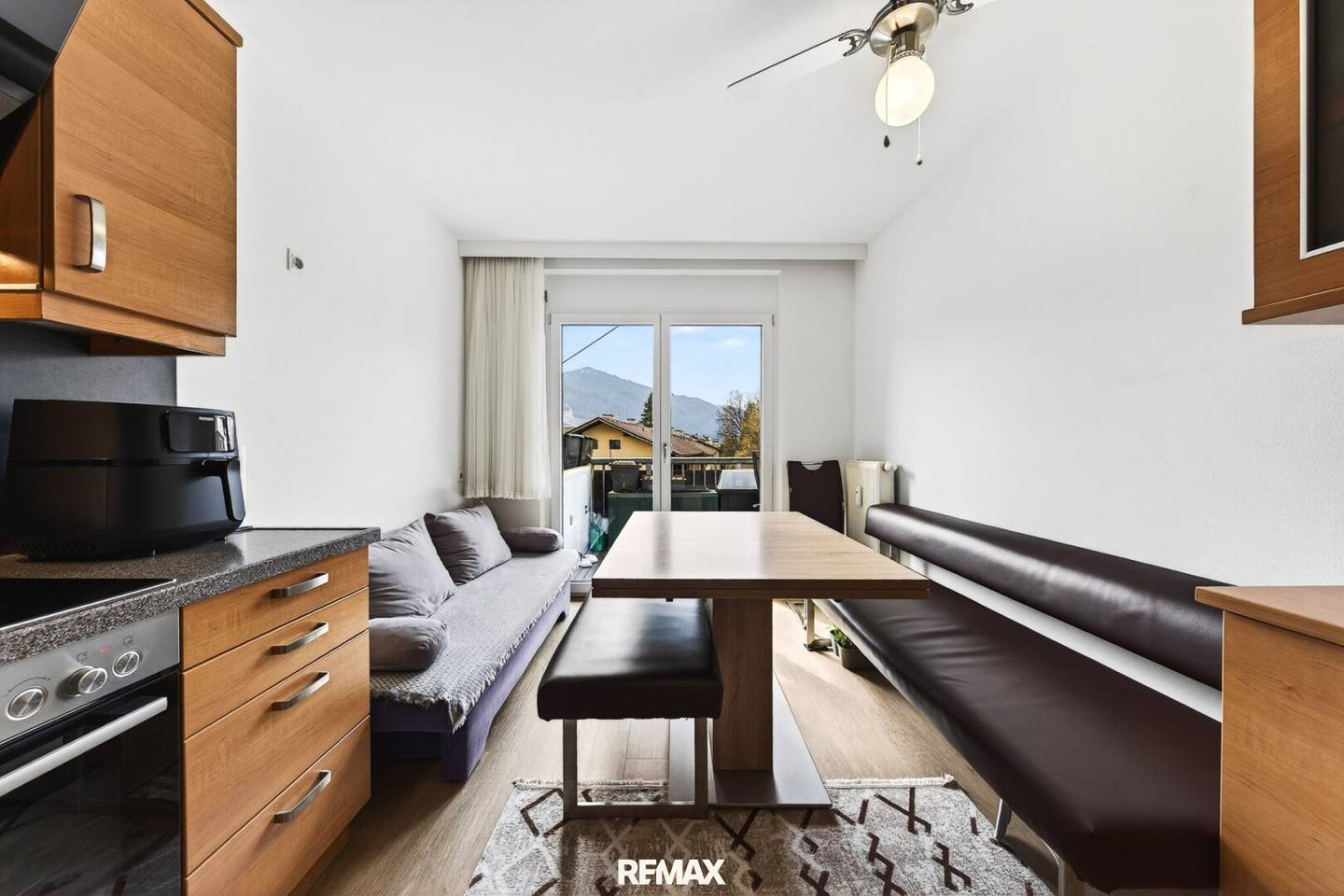 Helle Wohnung mit Balkon und Garage in Tirol