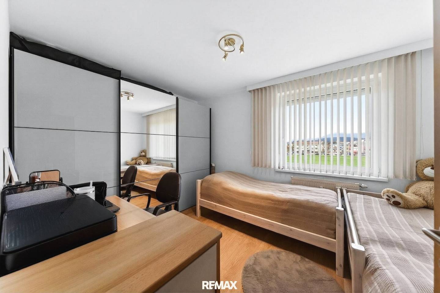 Helle Wohnung mit Balkon und Garage in Tirol