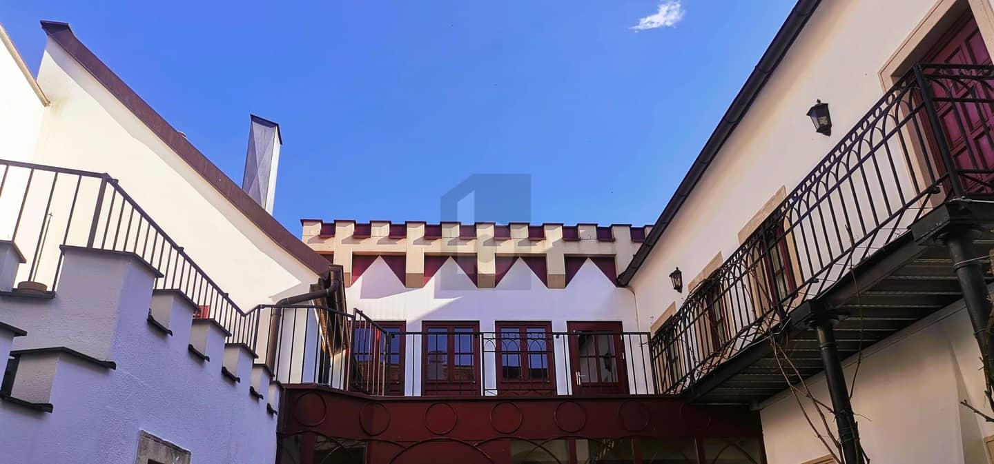 Repräsentative Wohnung mit Terrasse in zentraler Lage