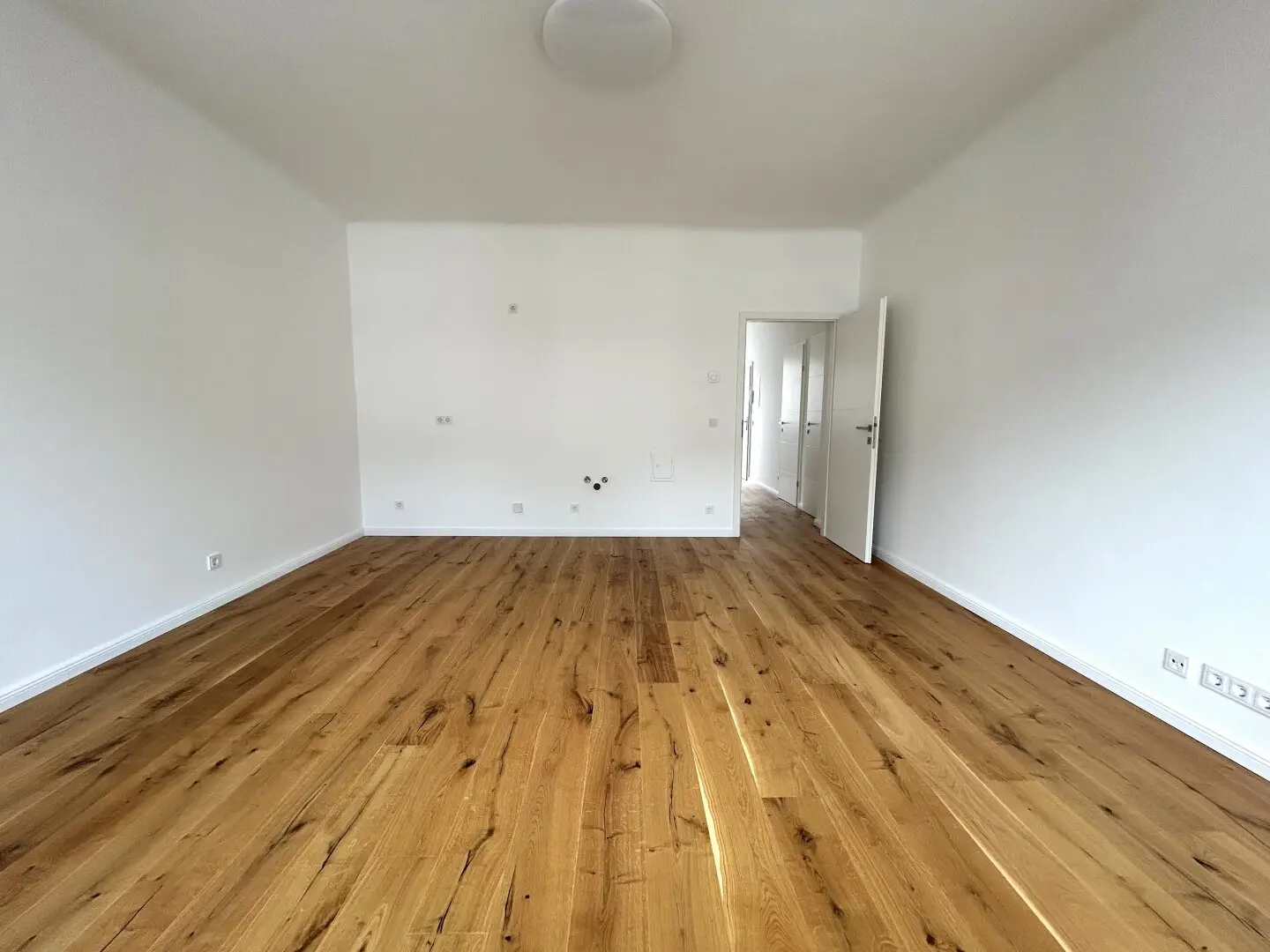Charming 2-Room Altbau Apartment 1050 Vienna