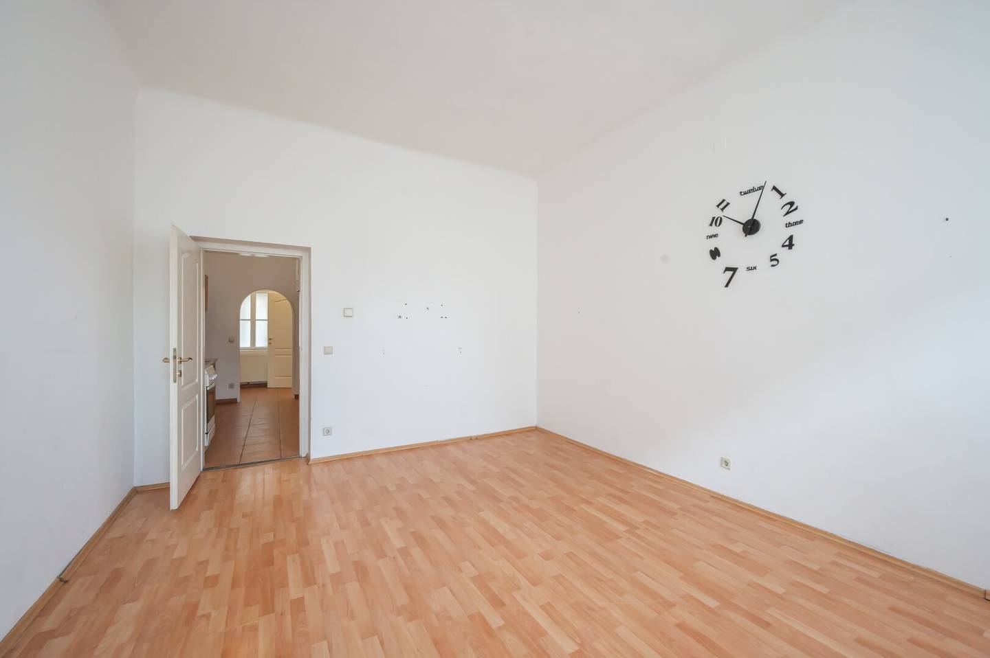 ++KLNB121++ renovation needed 2-room apartment in a very good location - Airbnb