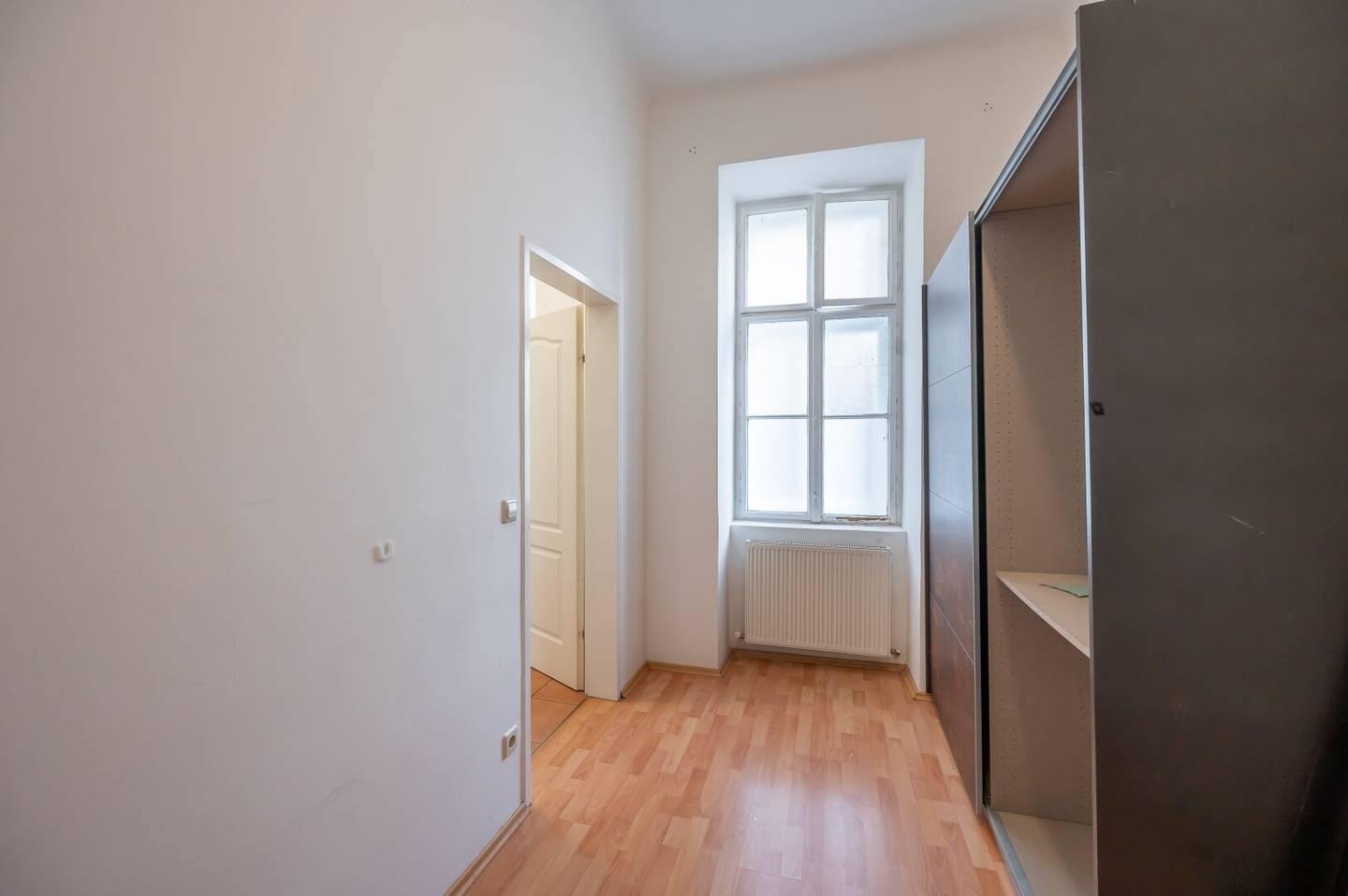 ++KLNB121++ renovation needed 2-room apartment in a very good location - Airbnb