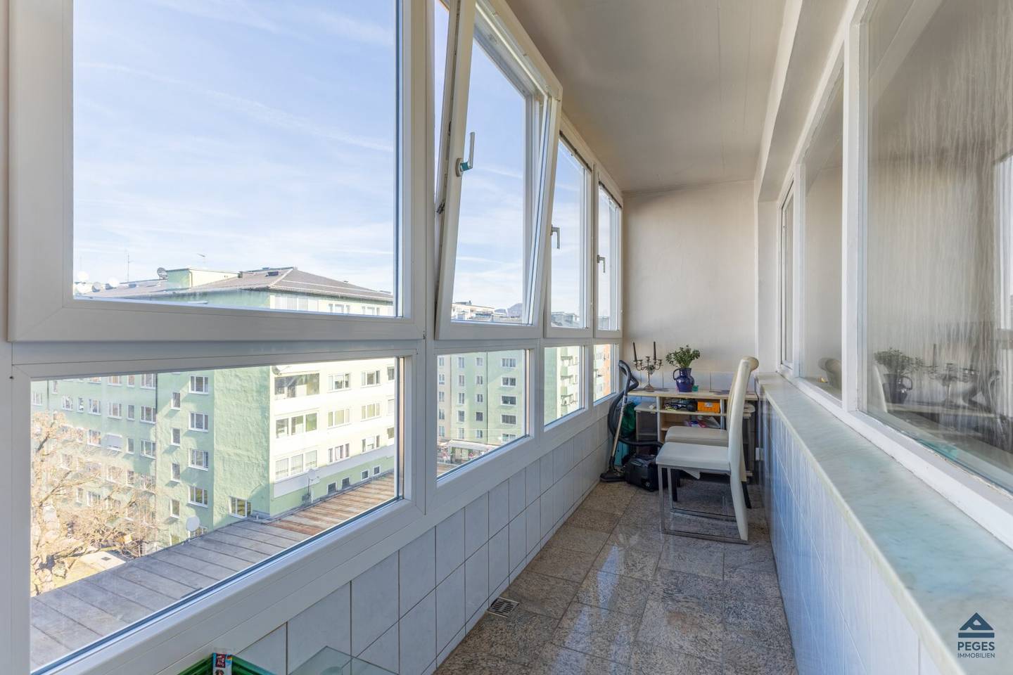 Apartment near LKH hospital with loggia